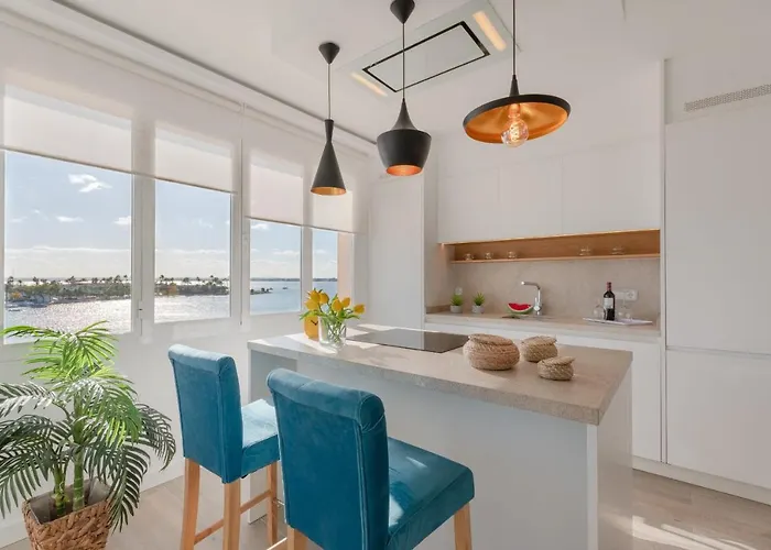 Yupihome First Line Apartment