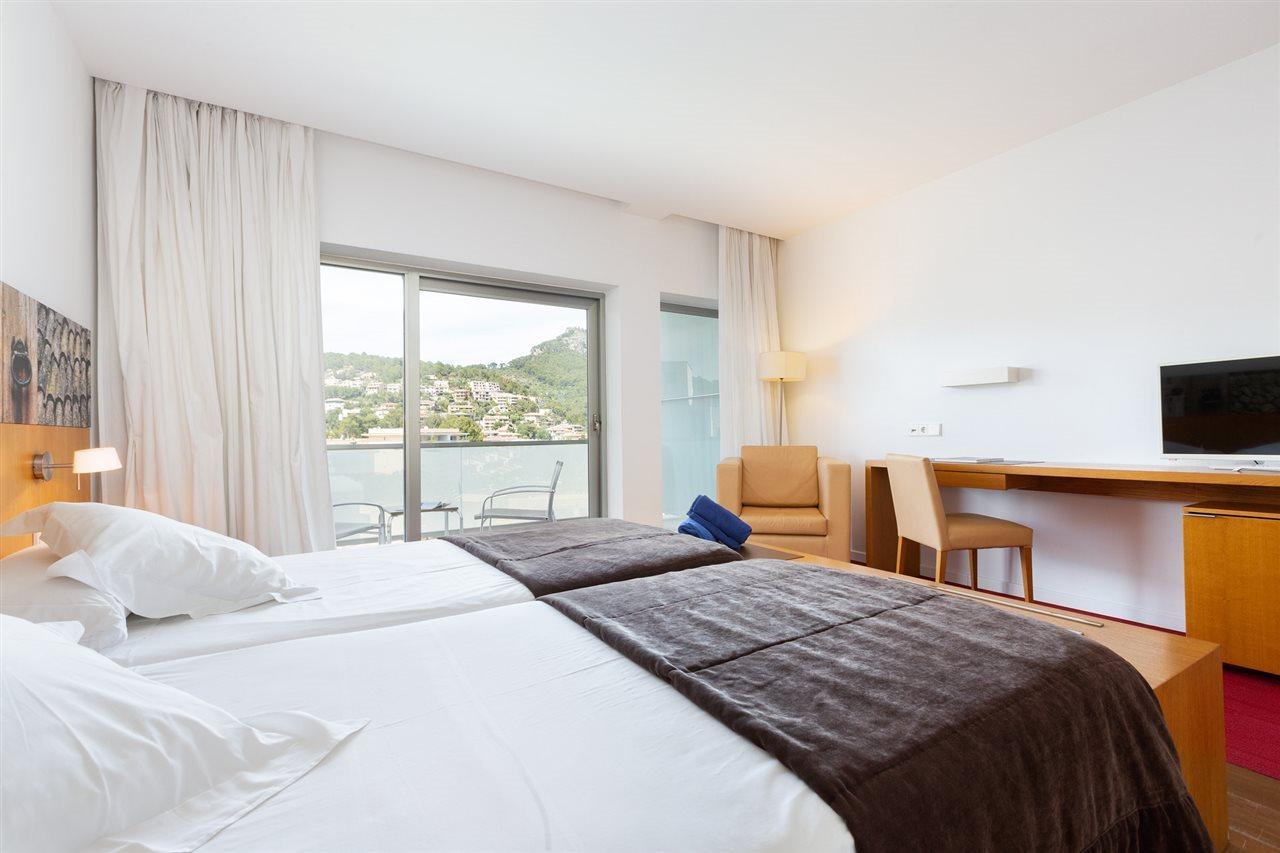Aimia Hotel 4*