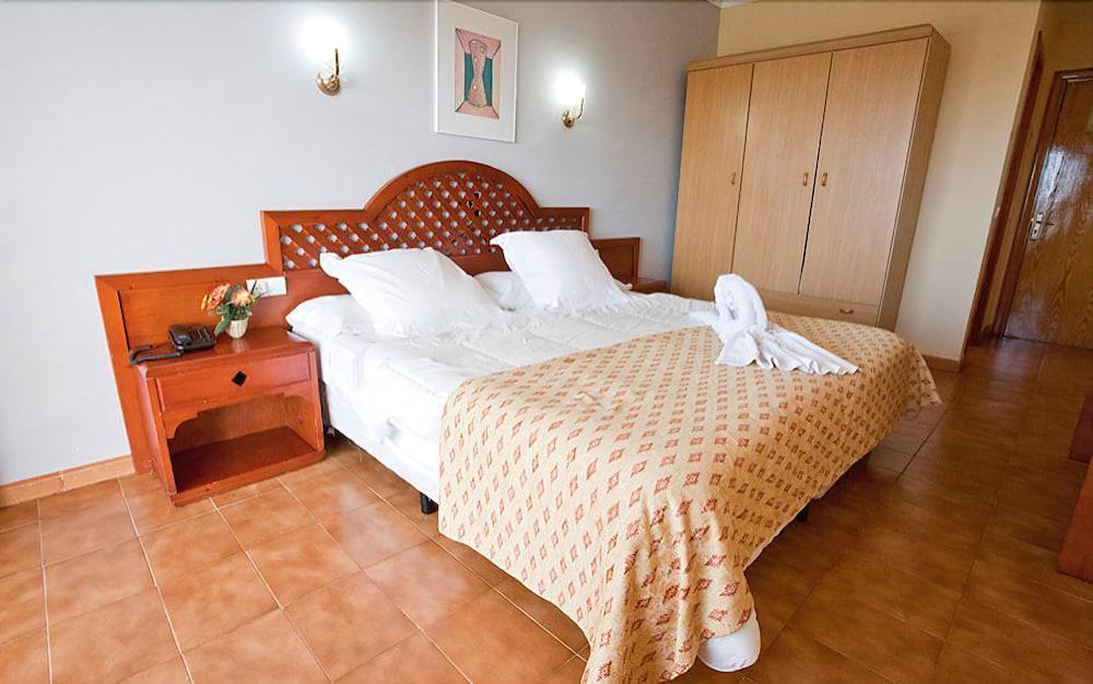 Hotel Bj Playa Blanca 2*