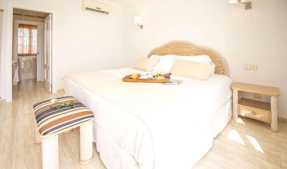 Apartahotel Ona Village 4*