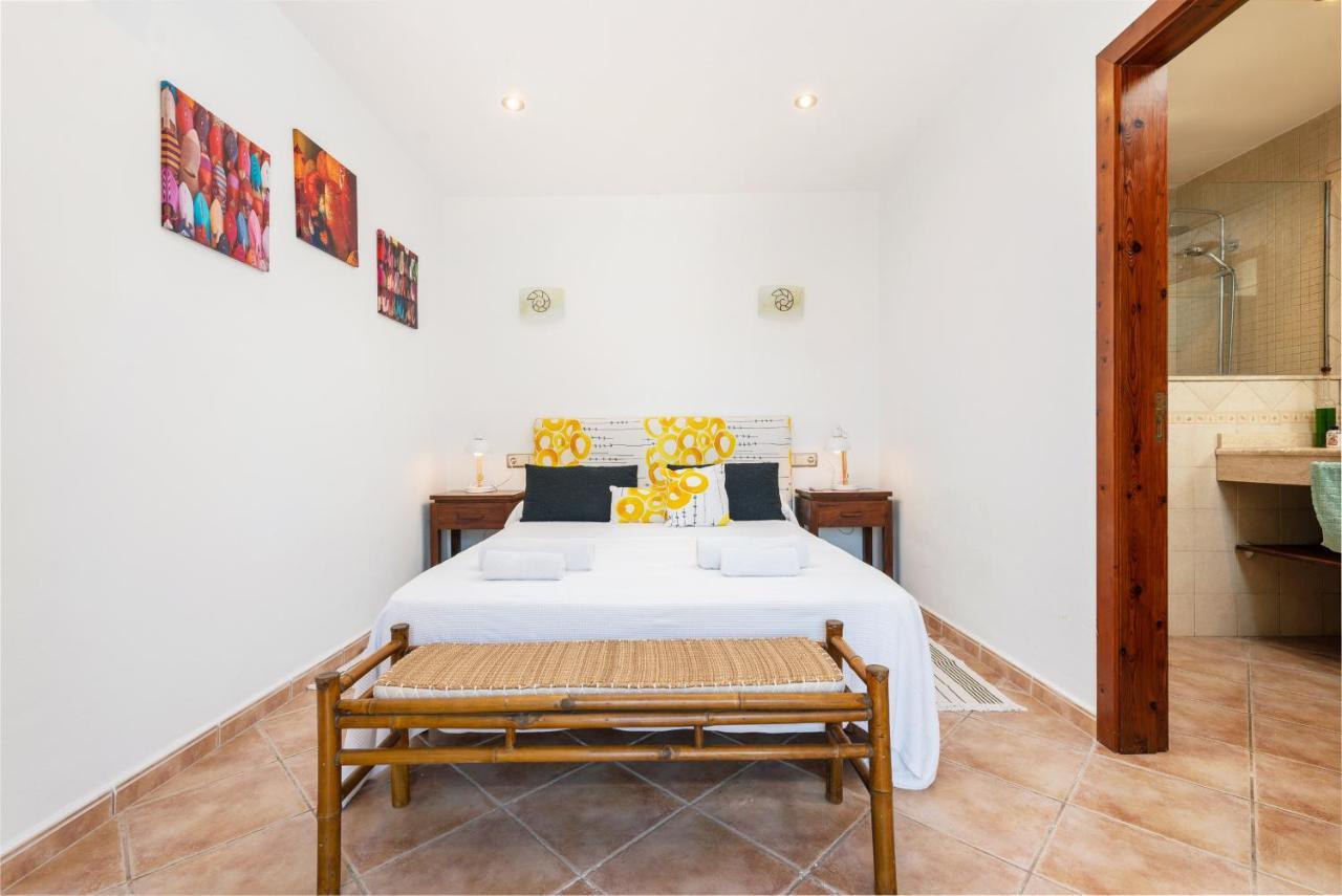 Perello, Swimming Pool And Gardens Villa *