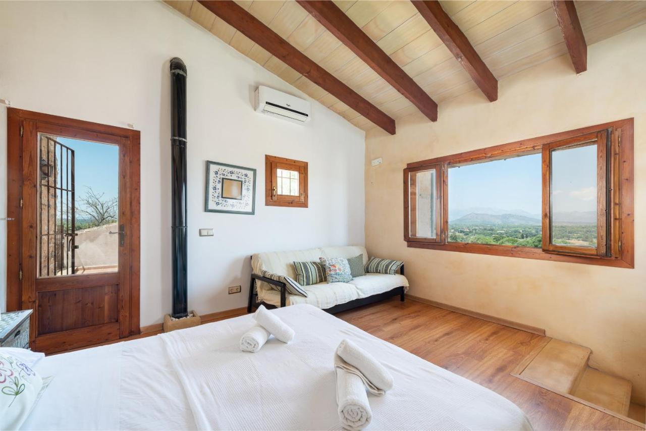 Perello, Swimming Pool And Gardens