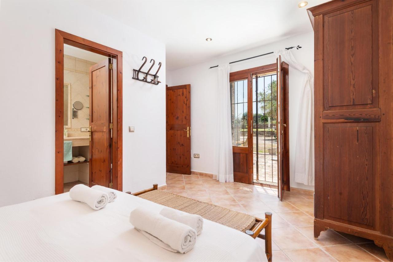 Perello, Swimming Pool And Gardens