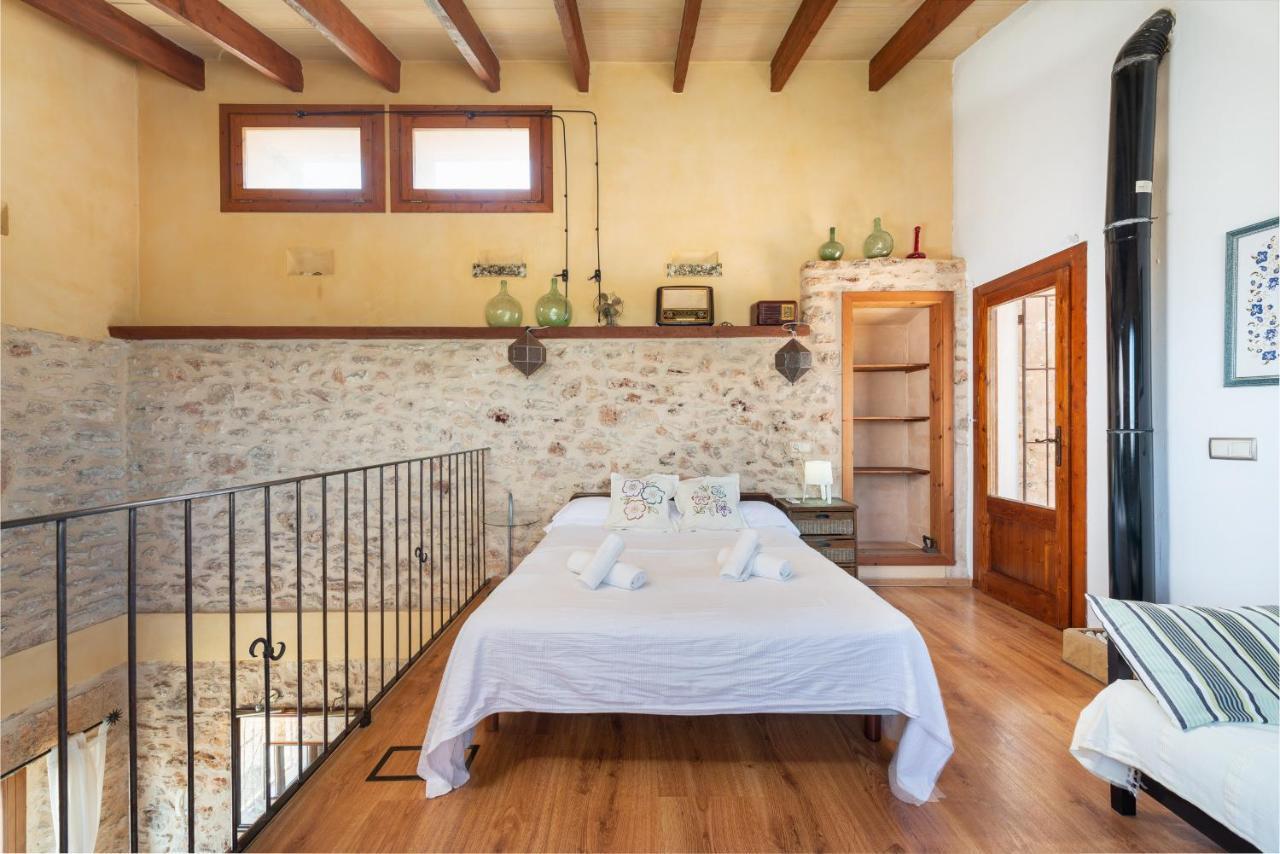 Perello, Swimming Pool And Gardens