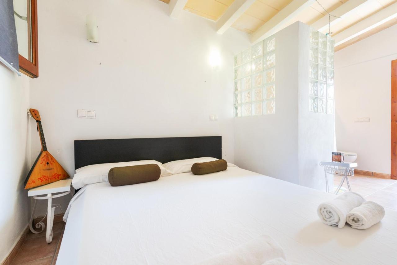 Villa Perello, Swimming Pool And Gardens *