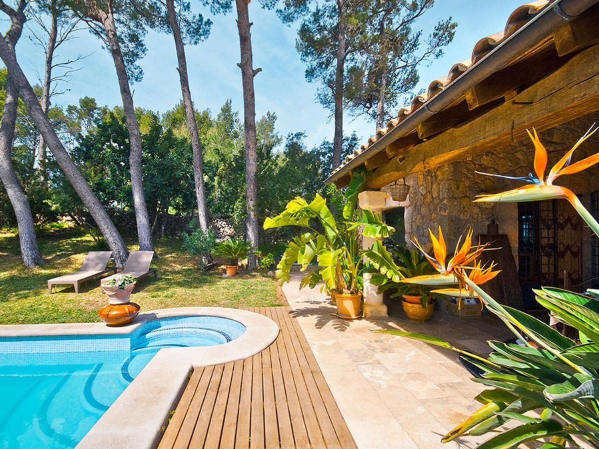 Son Duri, Pool And Views