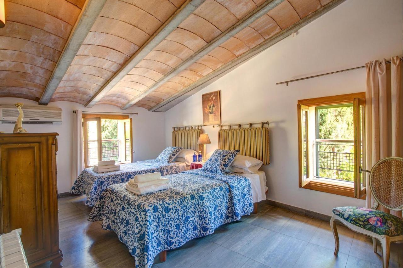 Llobiner Villa *