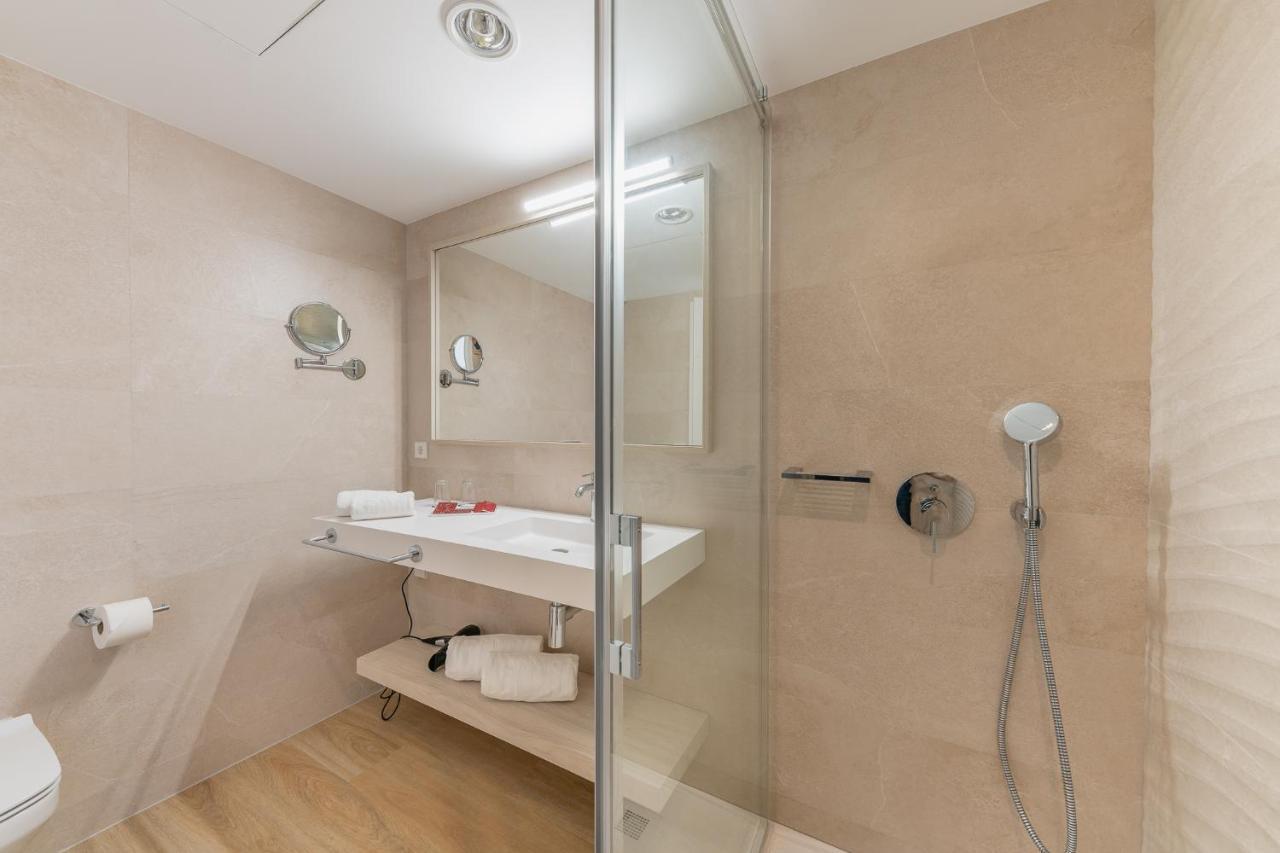 Aparthotel Leman Y 4*