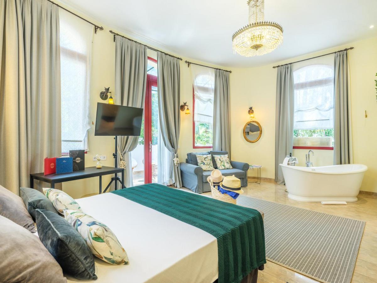 Hotel Ciutat Jardi 4*