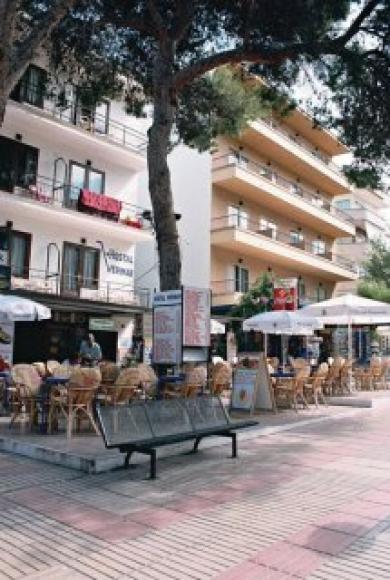 Hostal Elegance Playa Arenal Iii *
