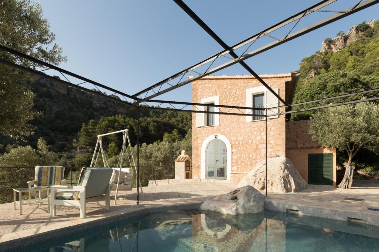 Estaras Villa *