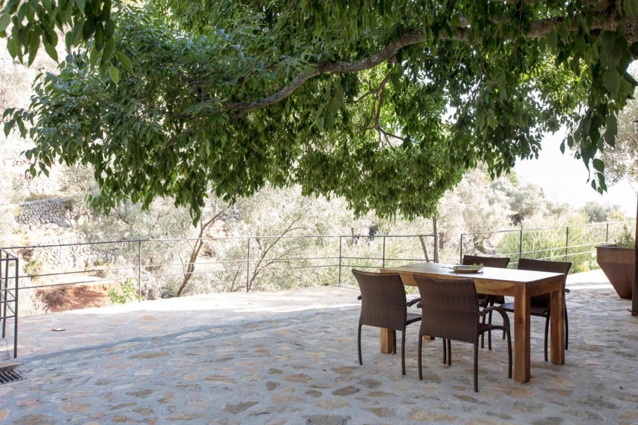 Estaras Villa *