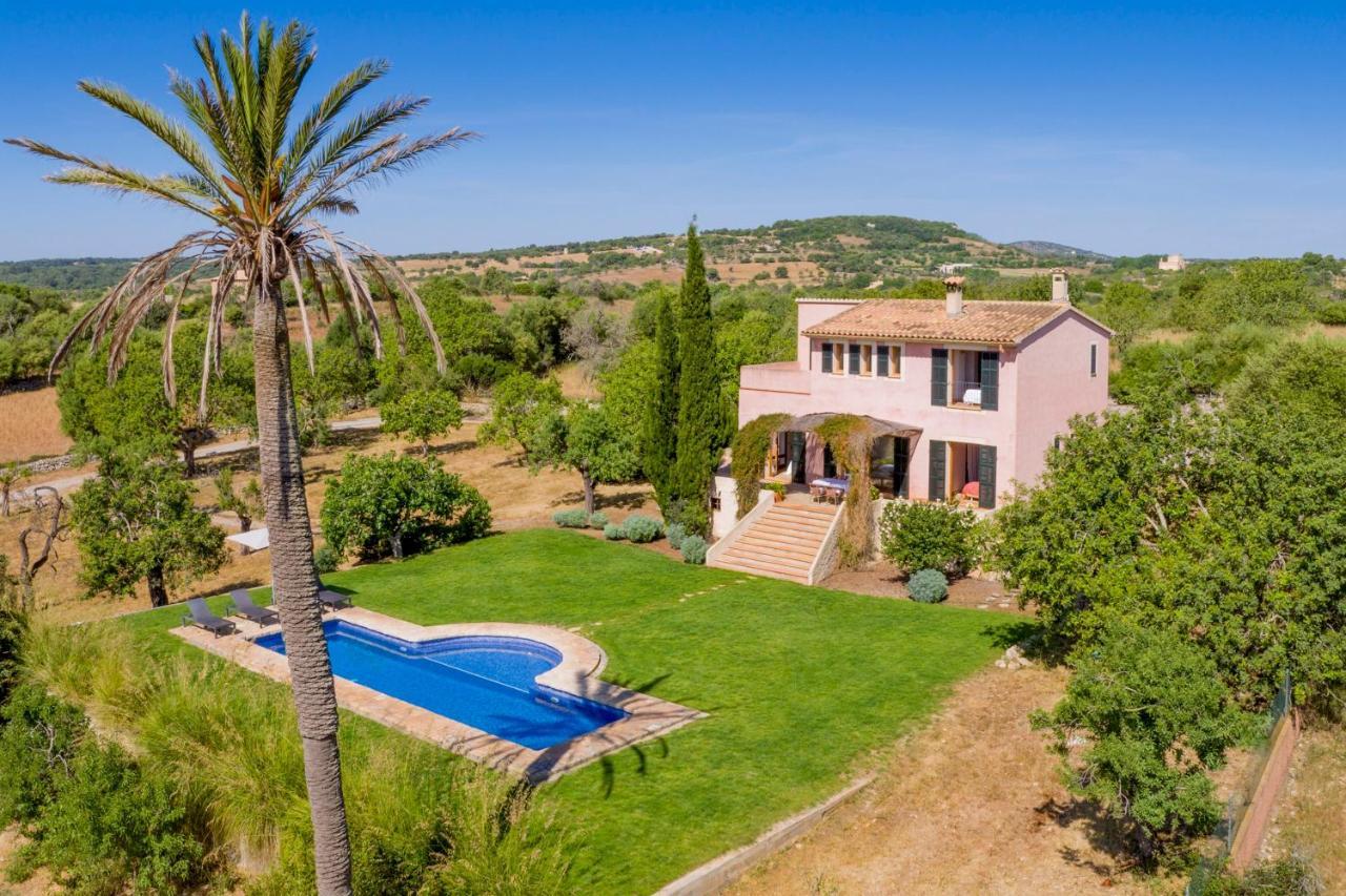 Villa Spacious With Pool And Sea View In *