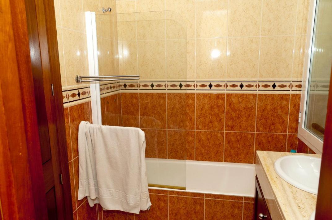 Apto. Cerca Playa- Wifi&a.c. Apartamento *