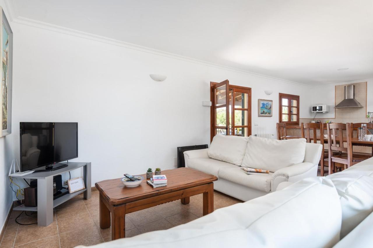 Sea Views Villa, Pou D'ambroitx, With Pool And Garden In Villa