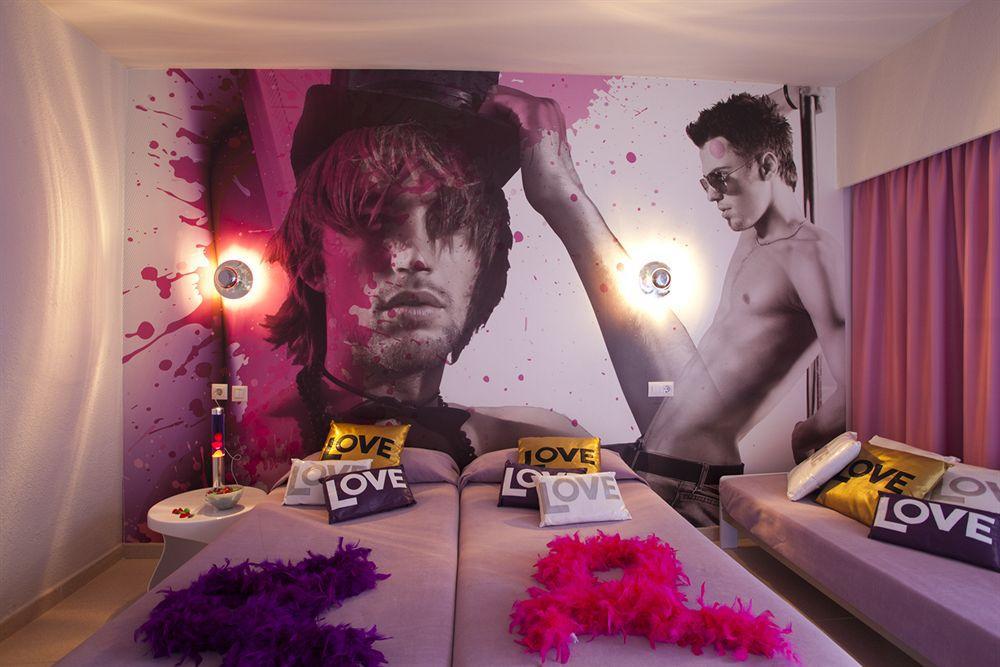 Fergus Pax- Adults Only Hotel 3*