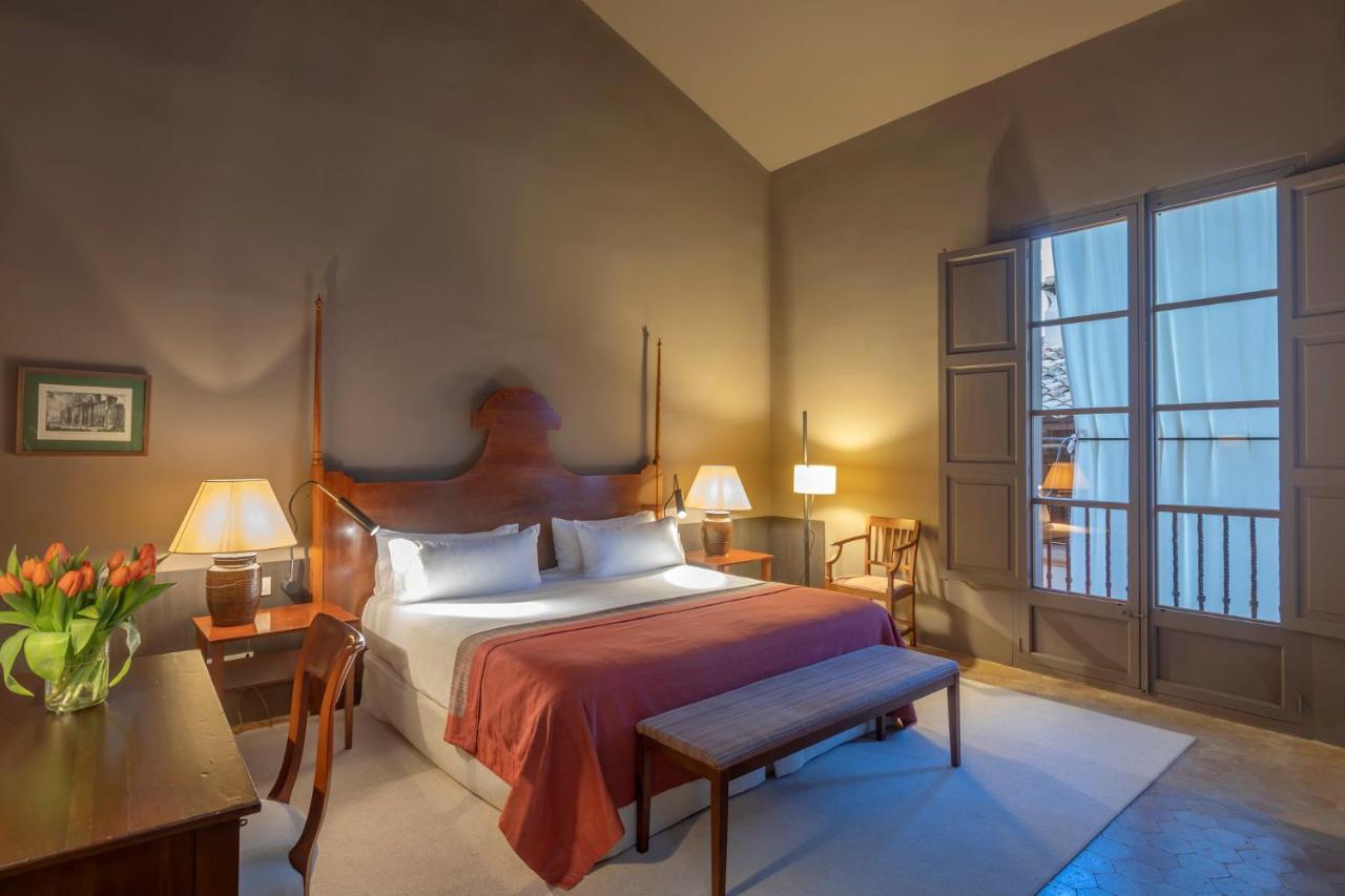 Cera (adults Only) 5*