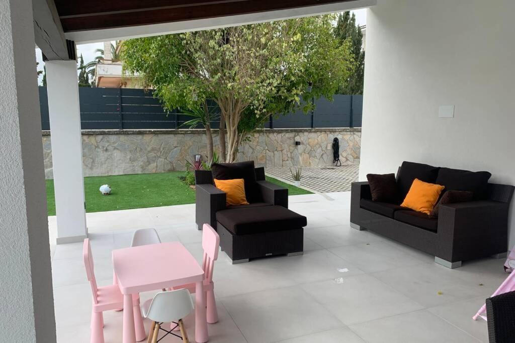 Amazing House Close To The Holiday home *