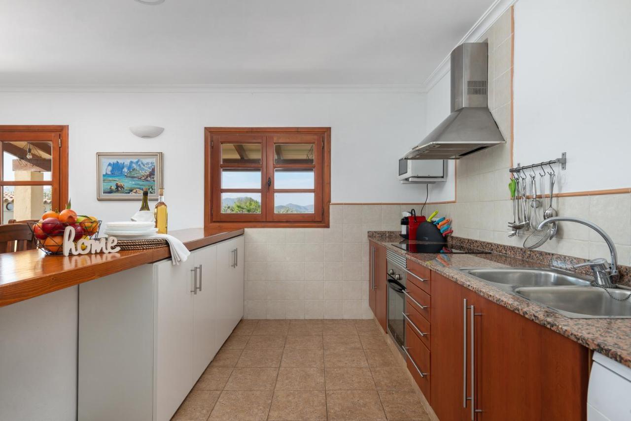 Sea Views Villa, Pou D'ambroitx, With Pool And Garden In Alcudia (Mallorca)