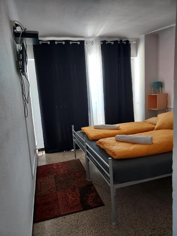 Hostel Hostal Residencia Orsi *