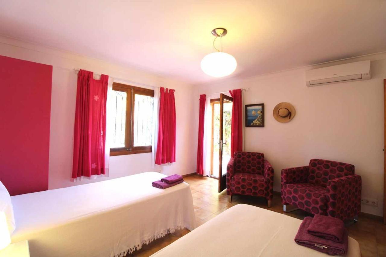 Gato Den Vives Casa 4 Con Piscina Holiday home