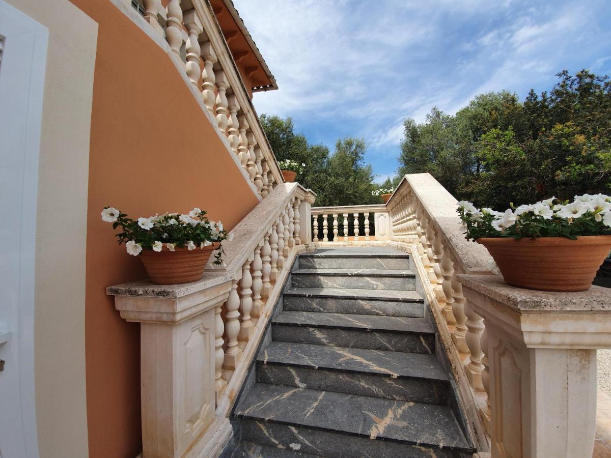Villa Ca'n Roser *