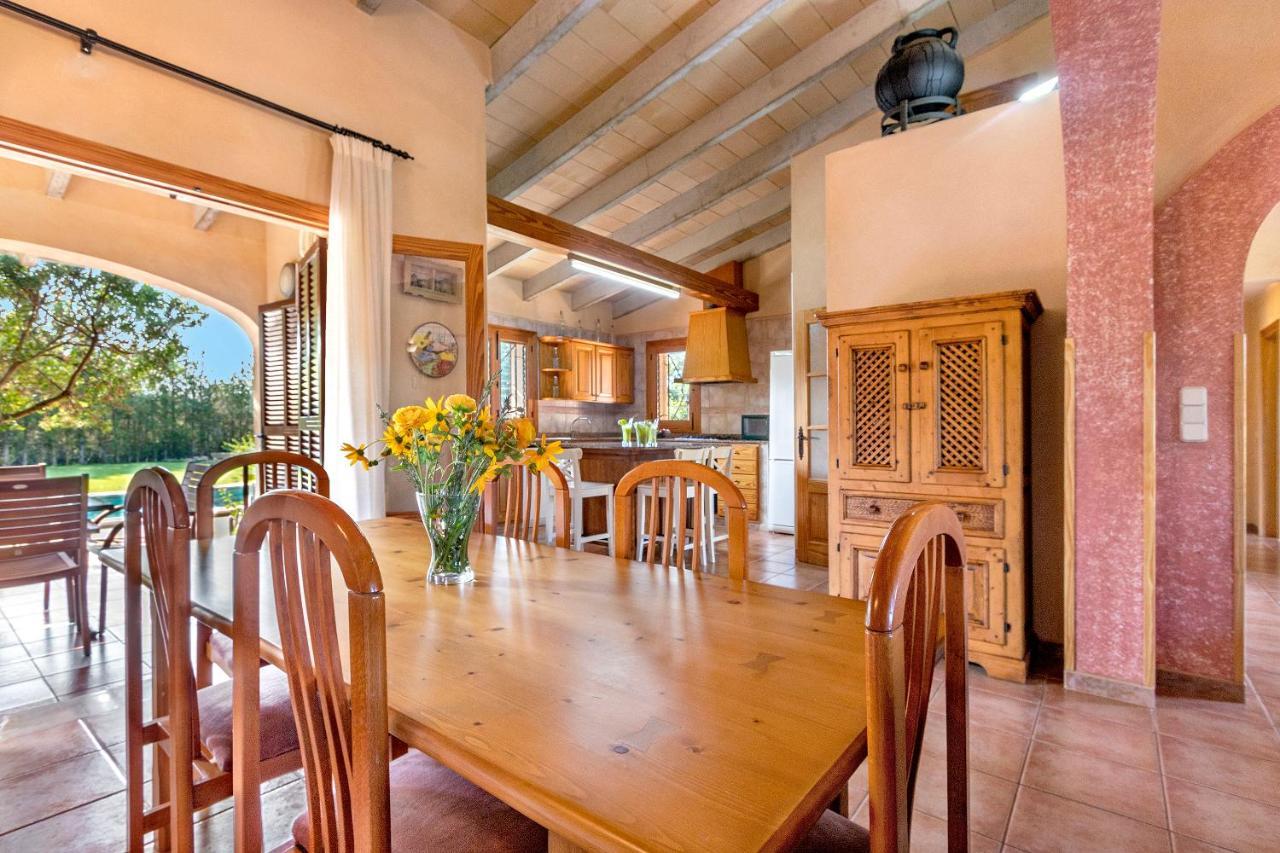 With Amazing Pool In A Beautiful Rural Setting Holiday home *