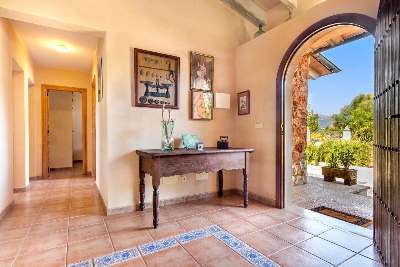With Amazing Pool In A Beautiful Rural Setting Holiday home