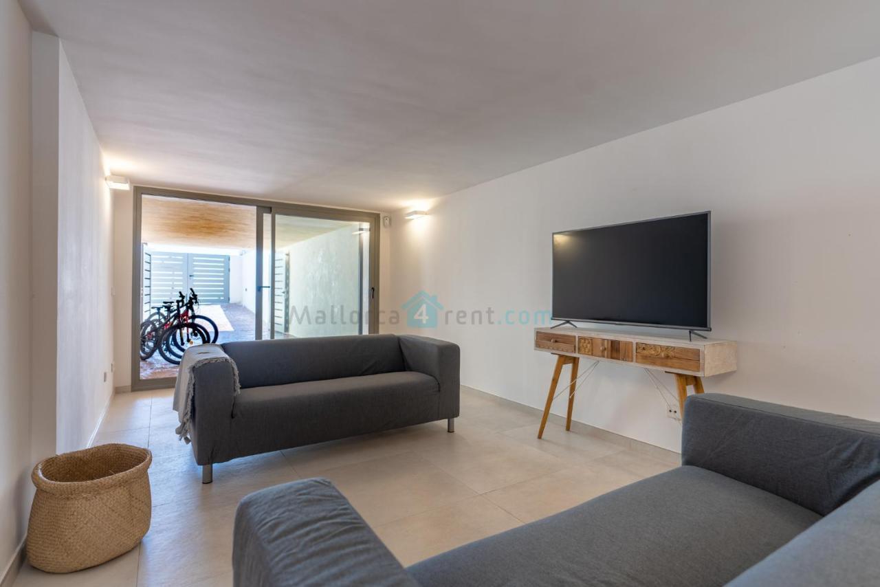 M4R 1 Villa Laura Front Line Beach House Villa *