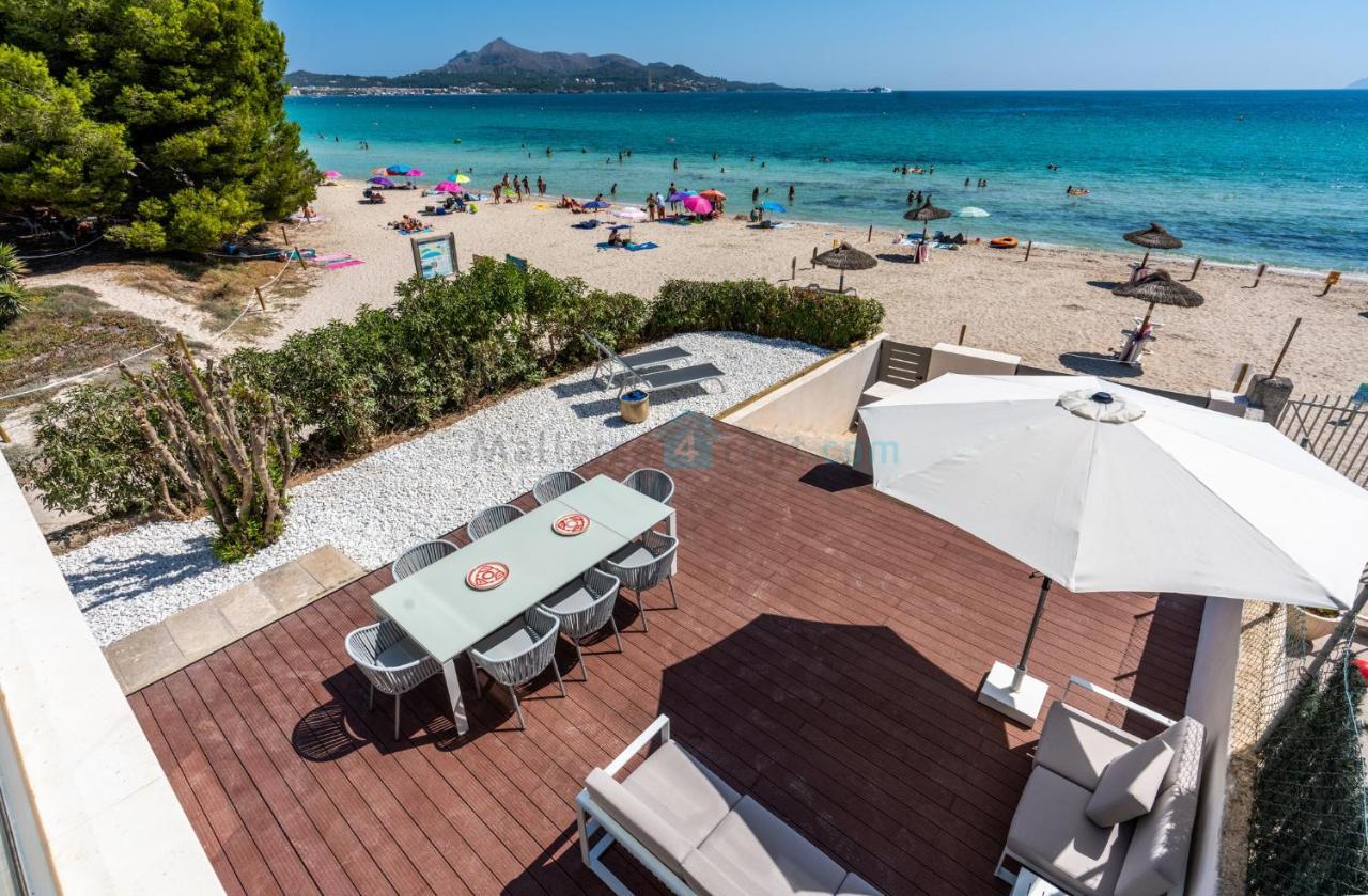 Villa M4R 1 Villa Laura Front Line Beach House *