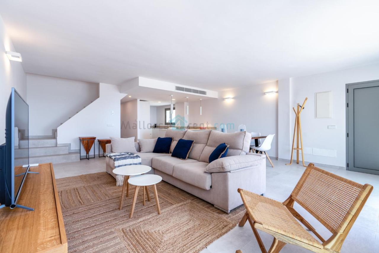 M4R 1 Villa Laura Front Line Beach House Villa *