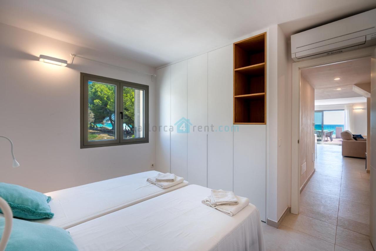 M4R 1 Villa Laura Front Line Beach House Villa