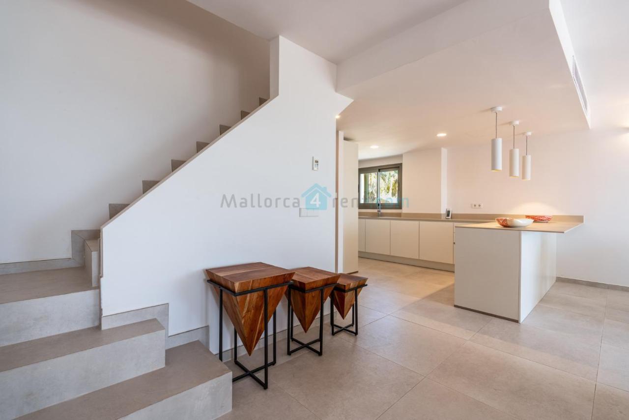 Villa M4R 1 Villa Laura Front Line Beach House