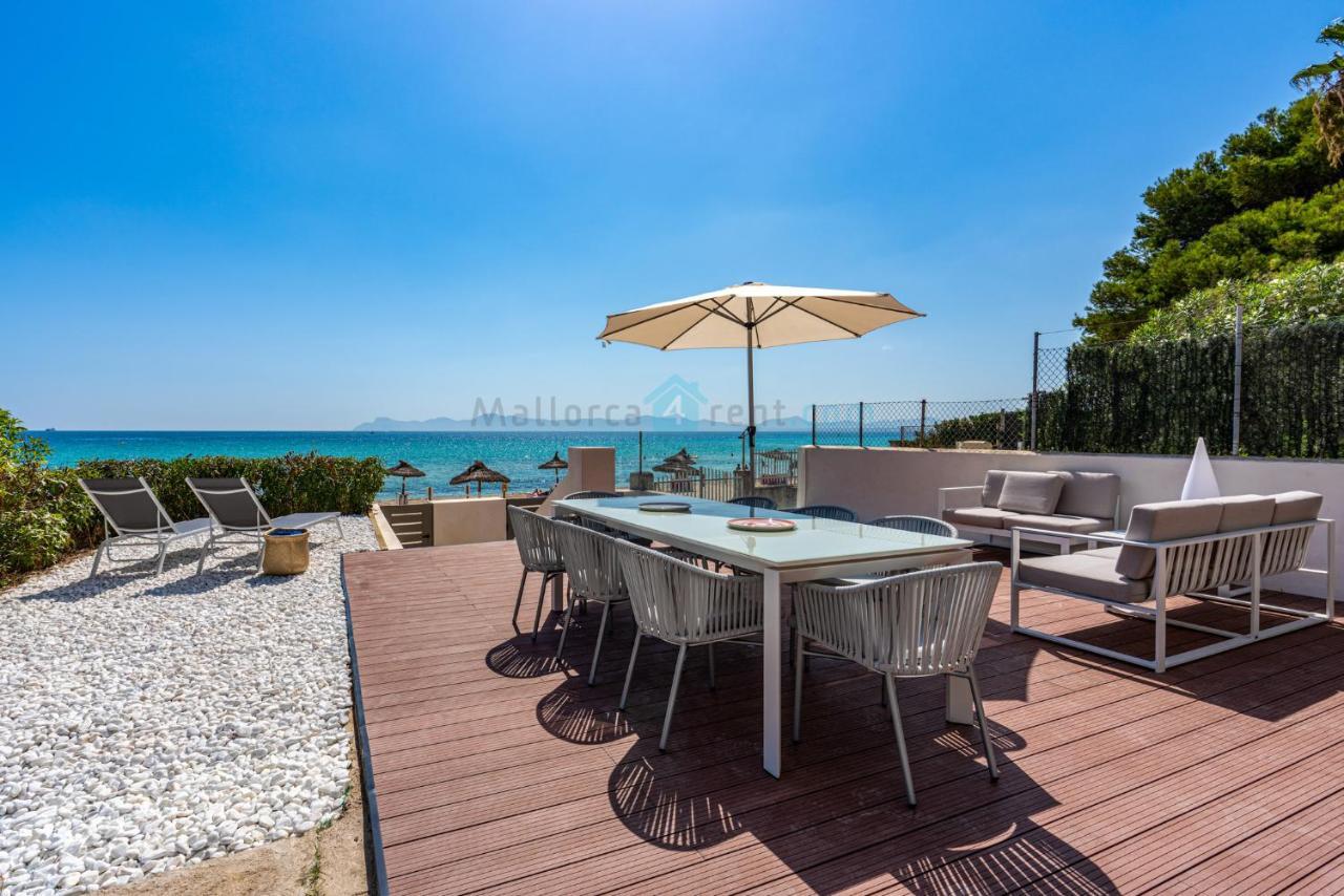 M4R 1 Villa Laura Front Line Beach House
