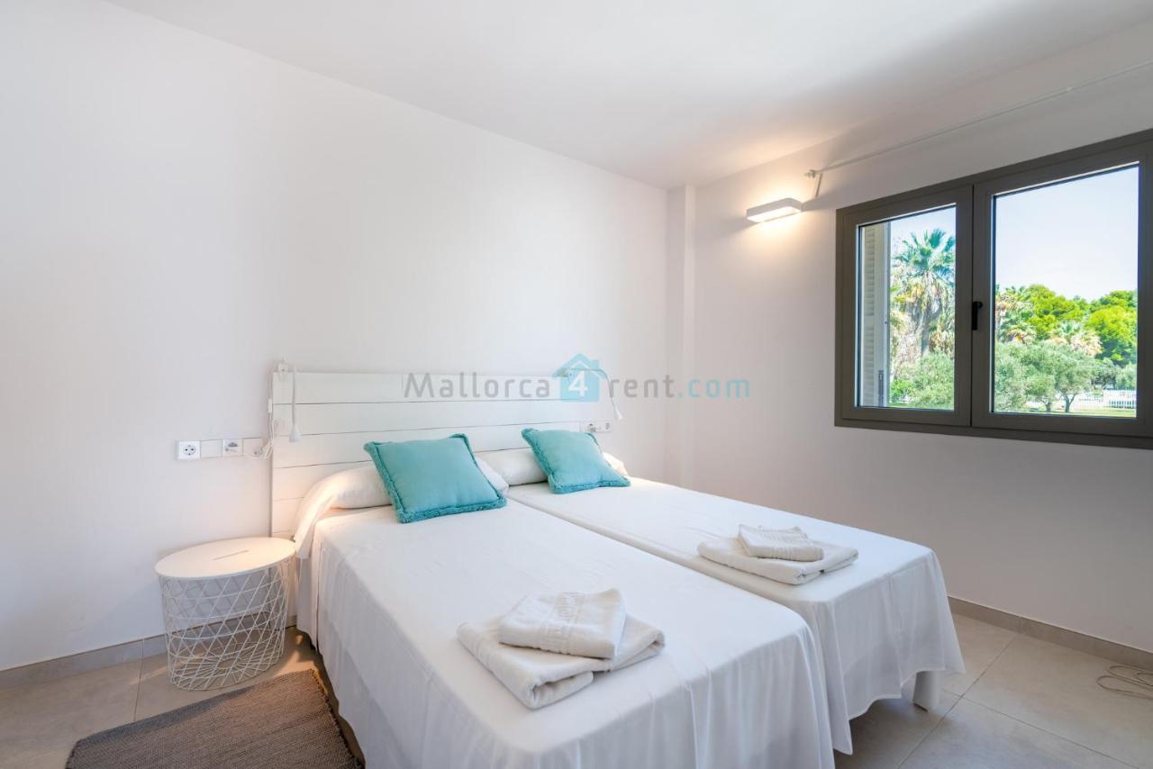 M4R 1 Villa Laura Front Line Beach House Villa