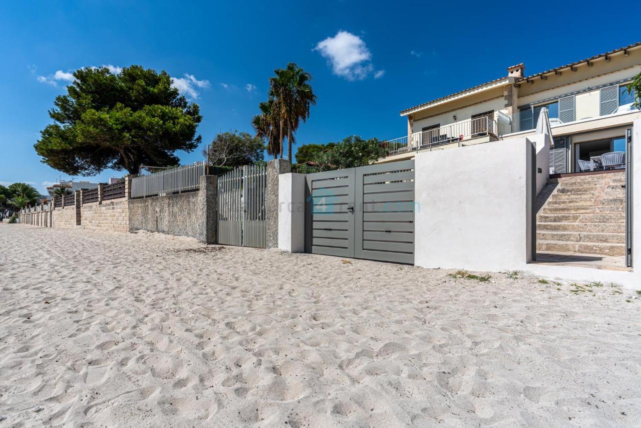M4R 1 Villa Laura Front Line Beach House