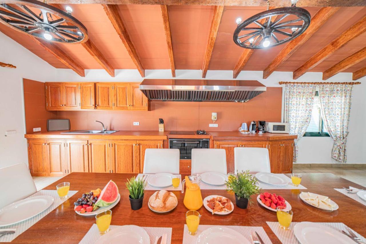 Sunset / Tirenet Villa *