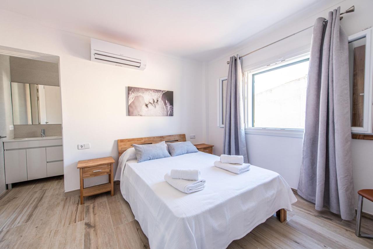 A Perfect Location For Holidays With Ac And Private Pool