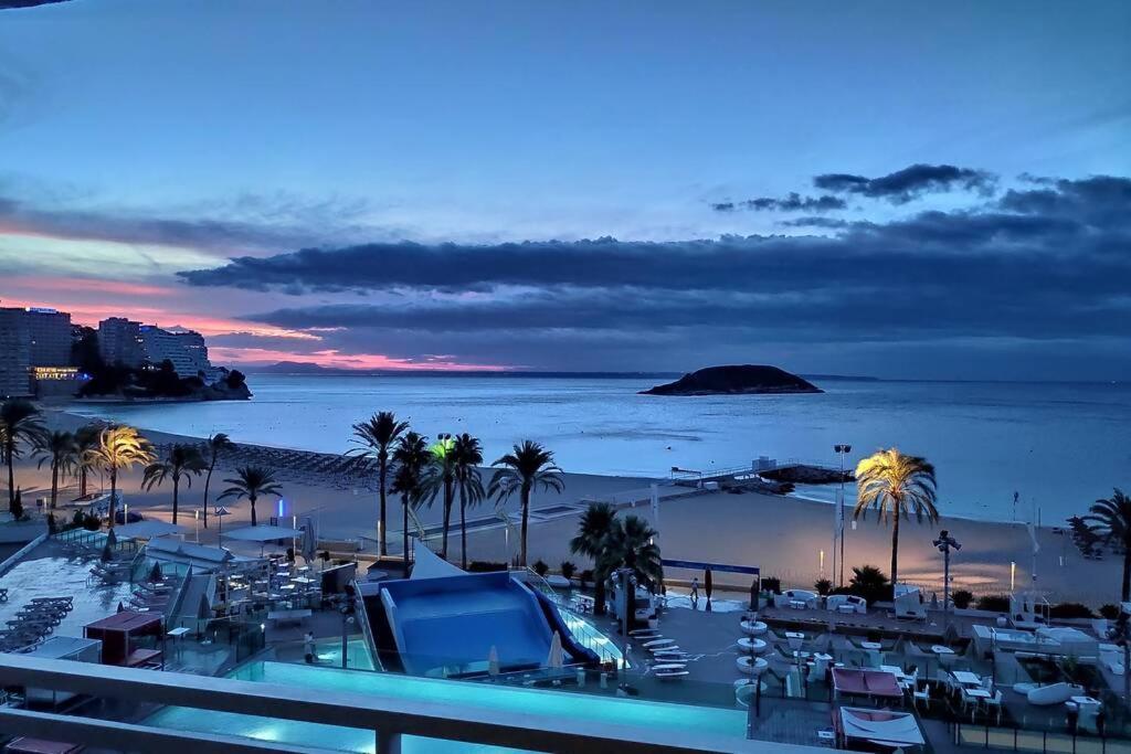 Apartamento Modern Penthouse Beach Front Apartment