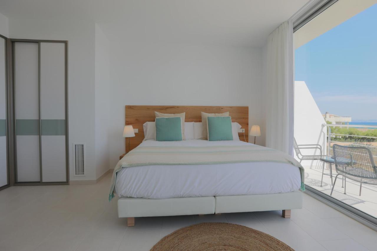 Son Serra Sea Coast Villa *