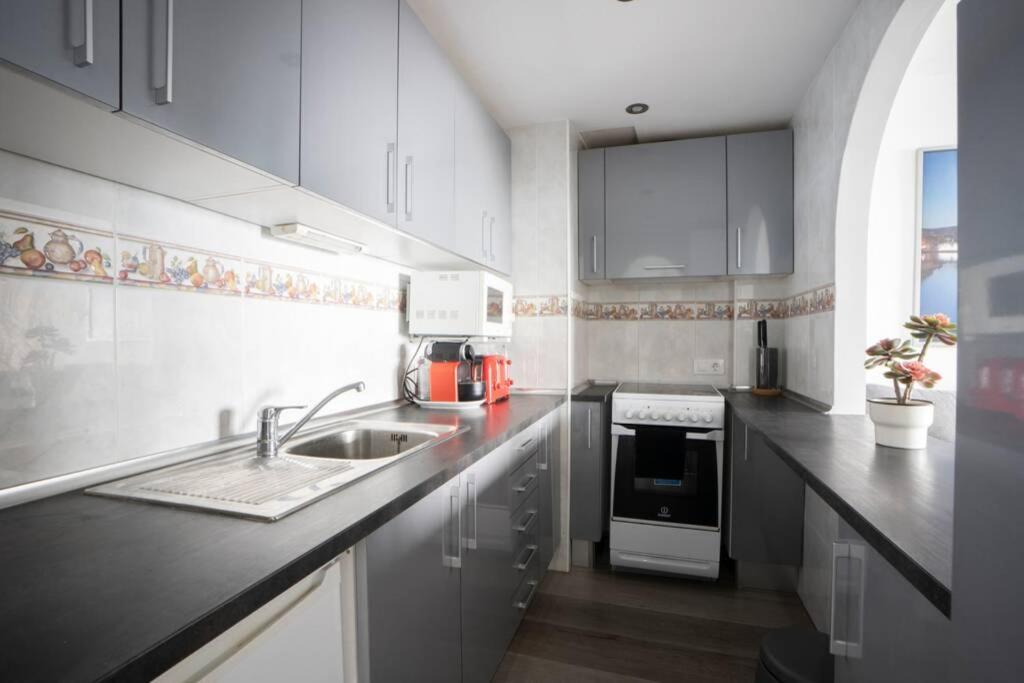 Modern Penthouse Beach Front Apartment Apartamento Calvià