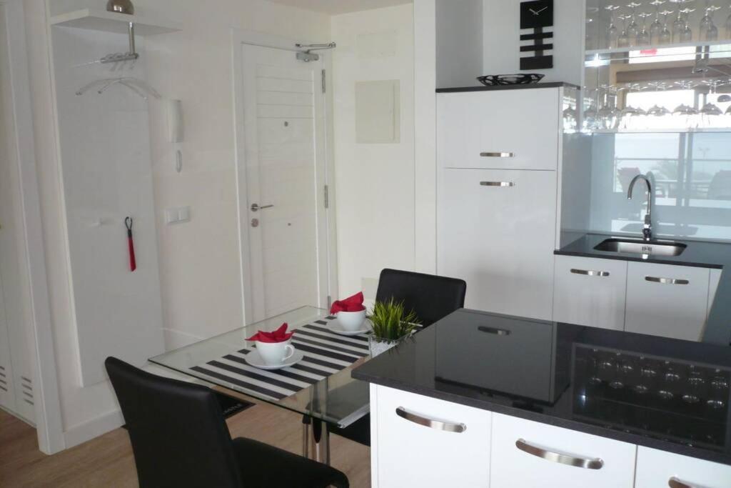 Modern With Stunning Sea View Apartamento