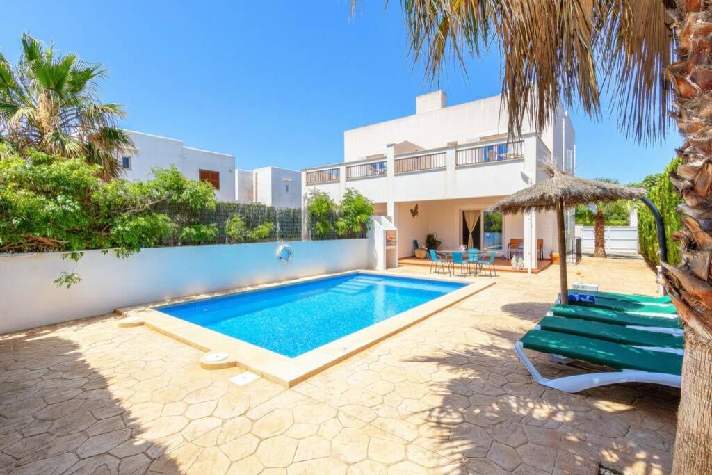 Lagoa In Cala Dor Holiday home *