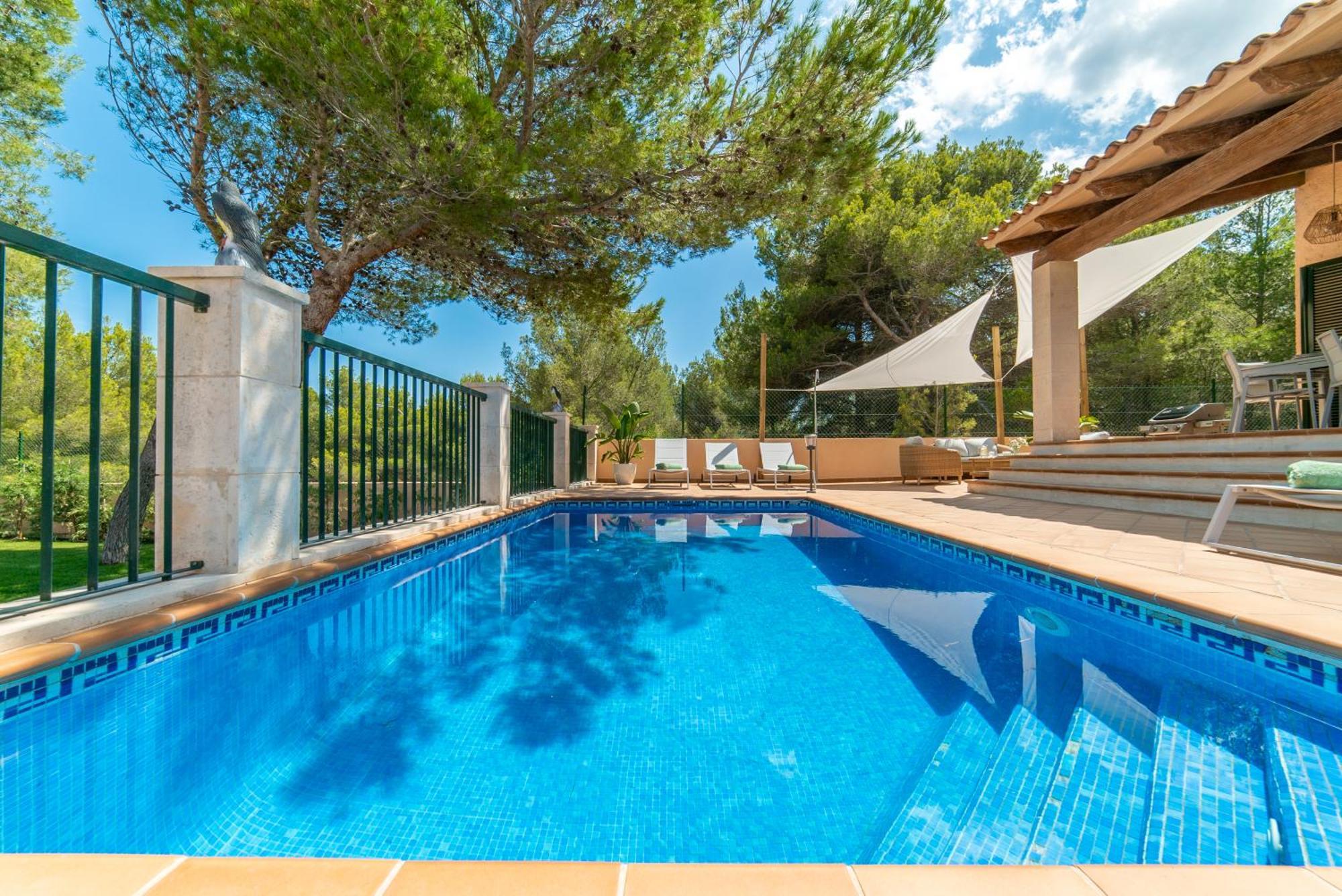Cala Mesquida Villa *
