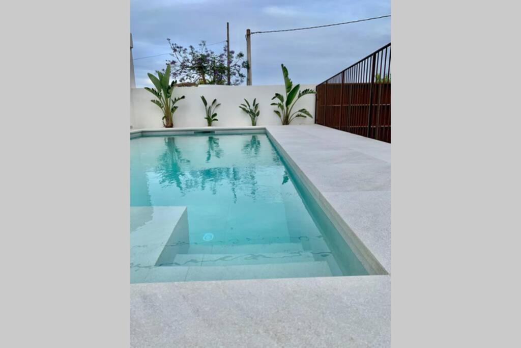 Casa Piscina Doctor Fleming 51 Holiday home Llubi