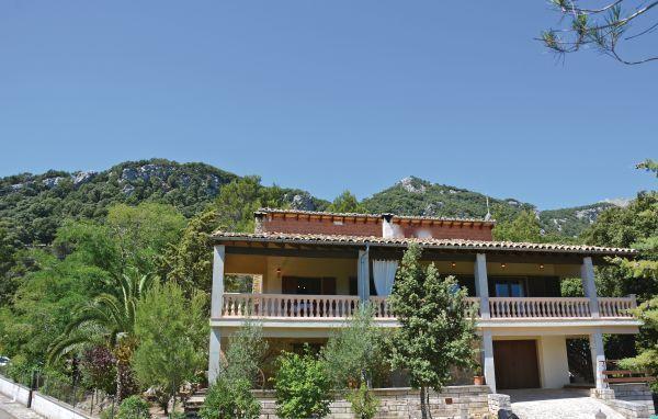 Can Marquesi Villa *