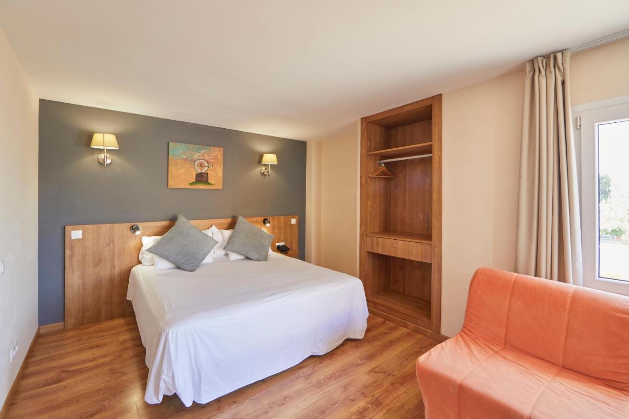 Hotel Nura & 4*