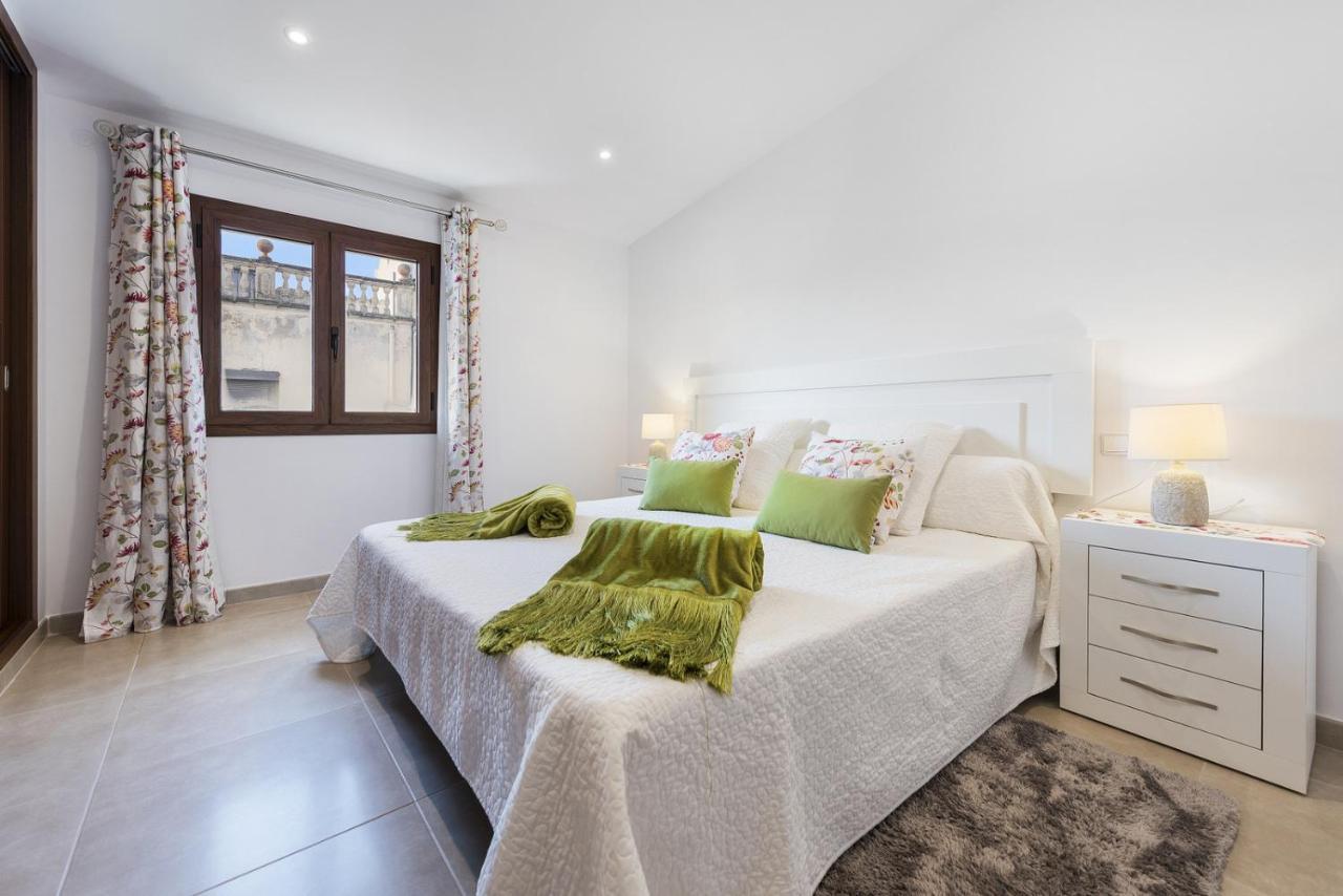 Сasa de vacaciones Sa Placeta New Reformed Large Town House With Pool