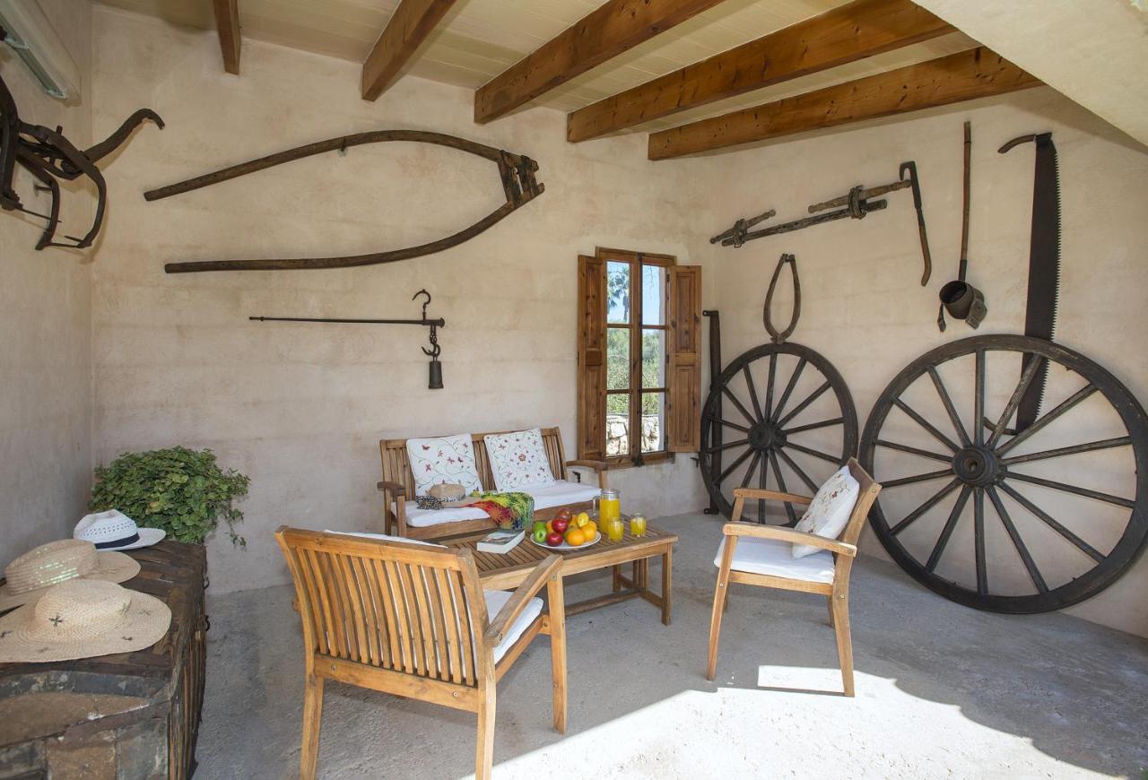 Villa Owl Rocases - Rustic