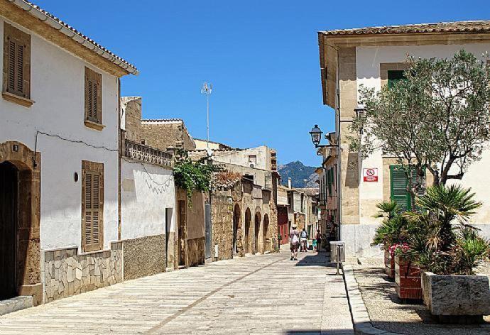 Can Llobera Villa